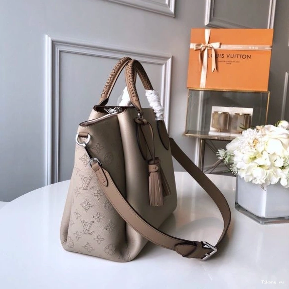 Affordable Louis Bag Vuitton Haumea 0813